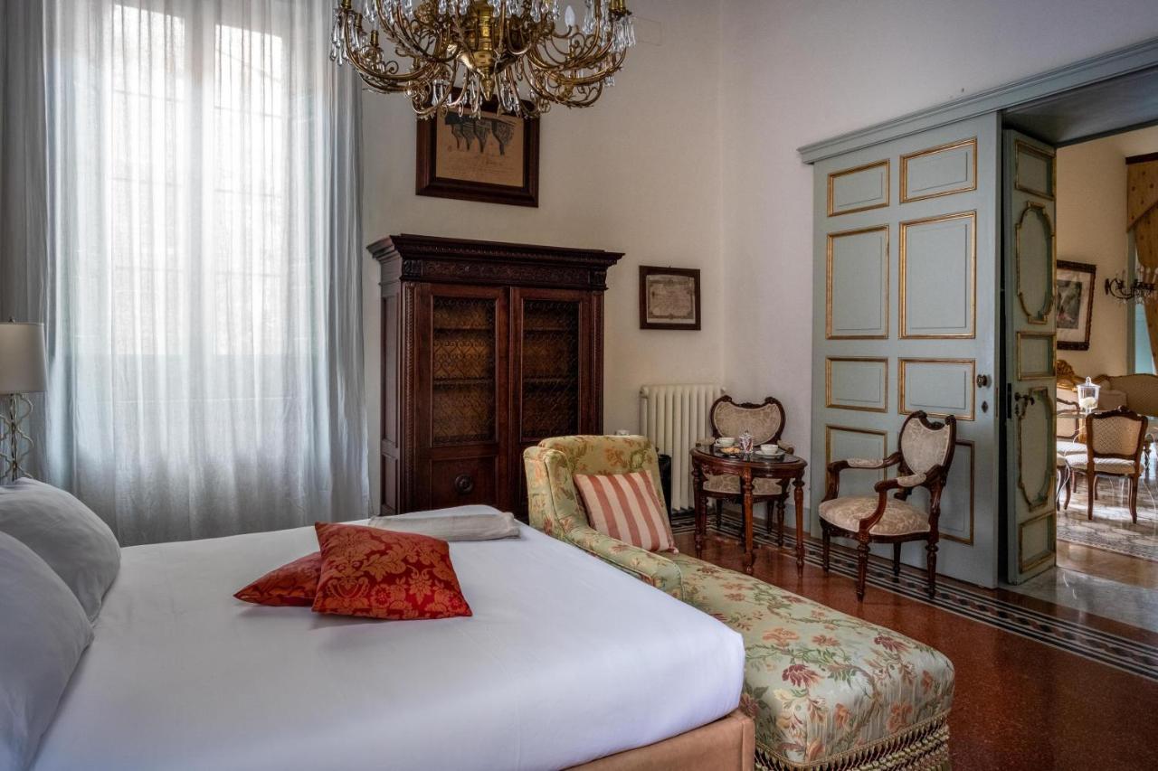 Palazzo Guido Bed & Breakfast Lecce Exterior photo