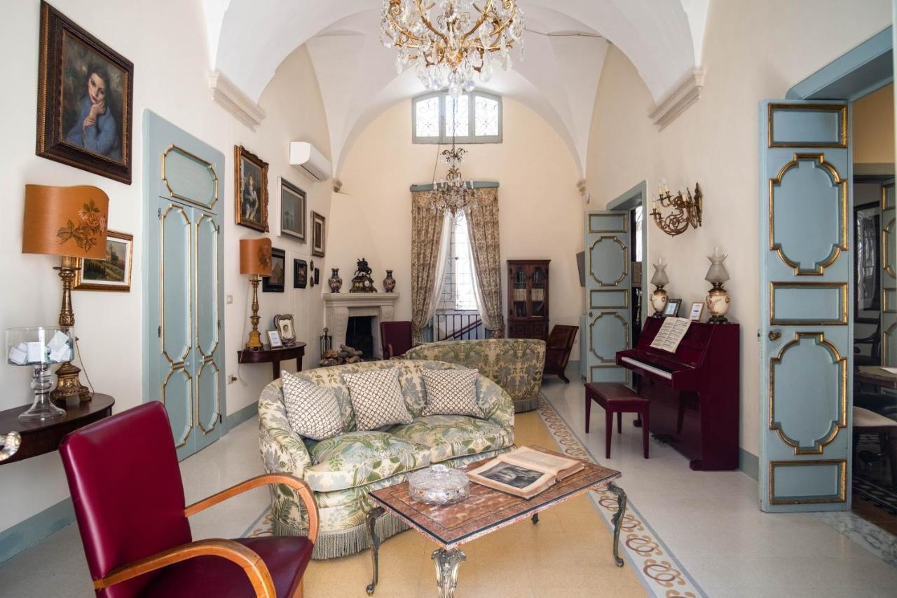 Palazzo Guido Bed & Breakfast Lecce Exterior photo