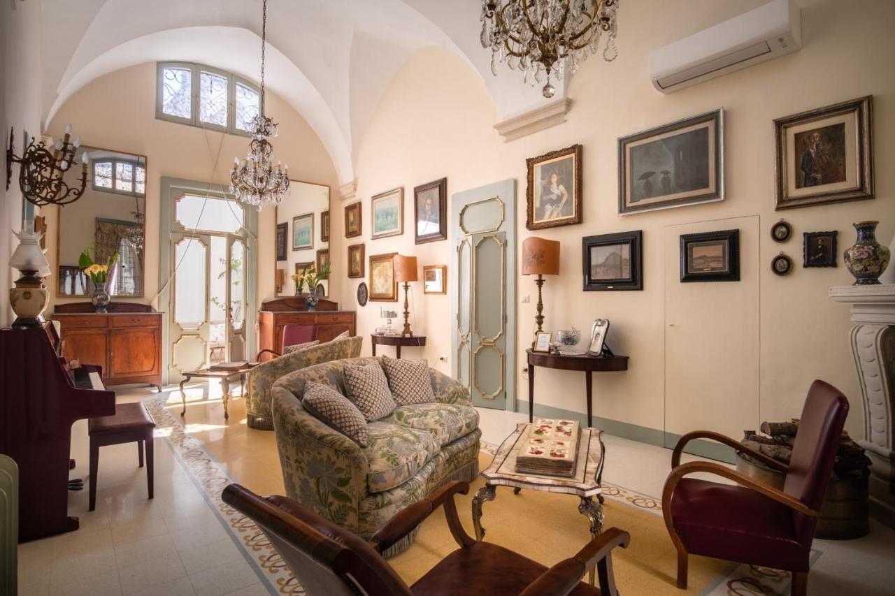 Palazzo Guido Bed & Breakfast Lecce Exterior photo