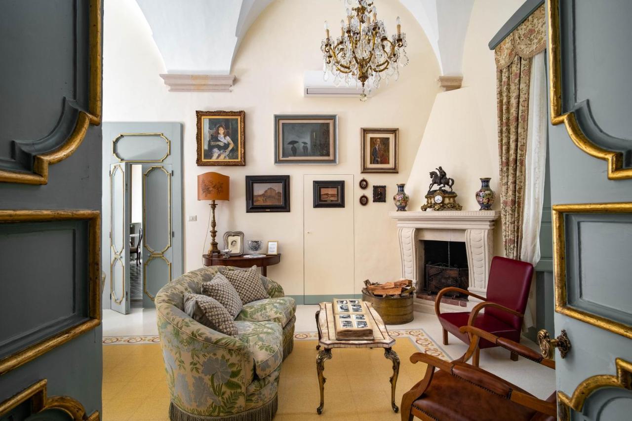 Palazzo Guido Bed & Breakfast Lecce Exterior photo