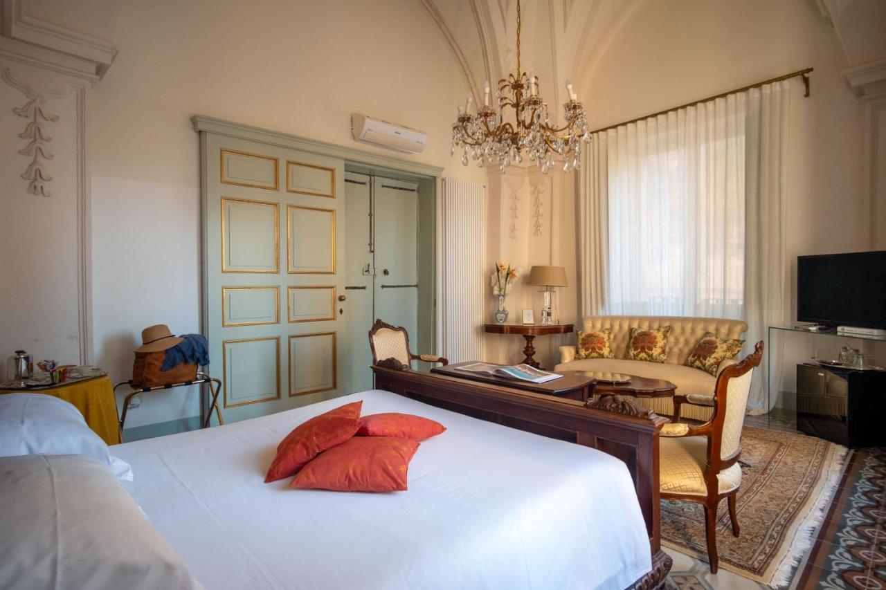 Palazzo Guido Bed & Breakfast Lecce Exterior photo