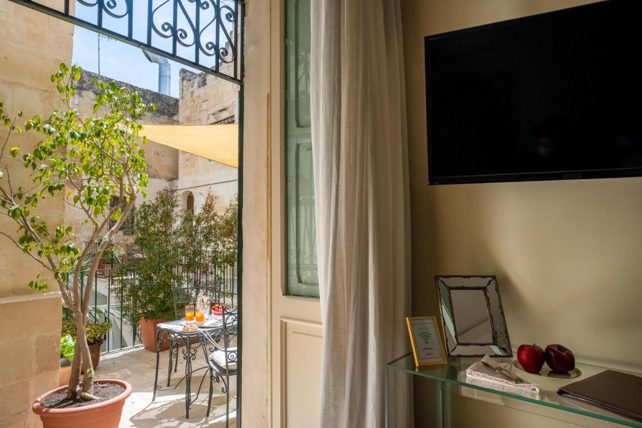 Palazzo Guido Bed & Breakfast Lecce Exterior photo